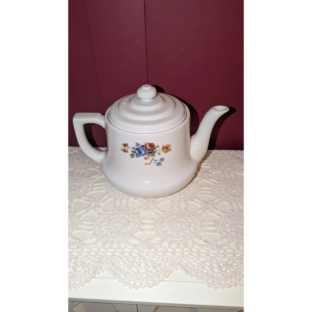 Vintage‎ ceramic Teapot / Coffee Pot Drip-o-lator Floral Flower White MCM 50's
